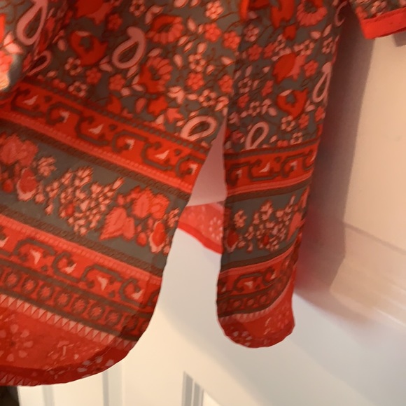 NEW Beautiful Floral Tunic Blouse - Picture 5 of 9